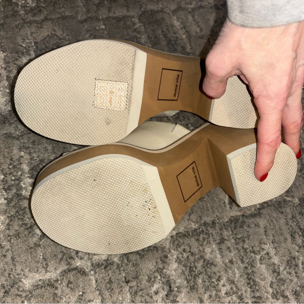 Dolce Vita Clear Emery Platform Sandals - Picture 5 of 8